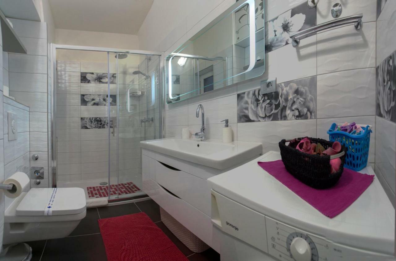 Apis Split Apartment Екстериор снимка