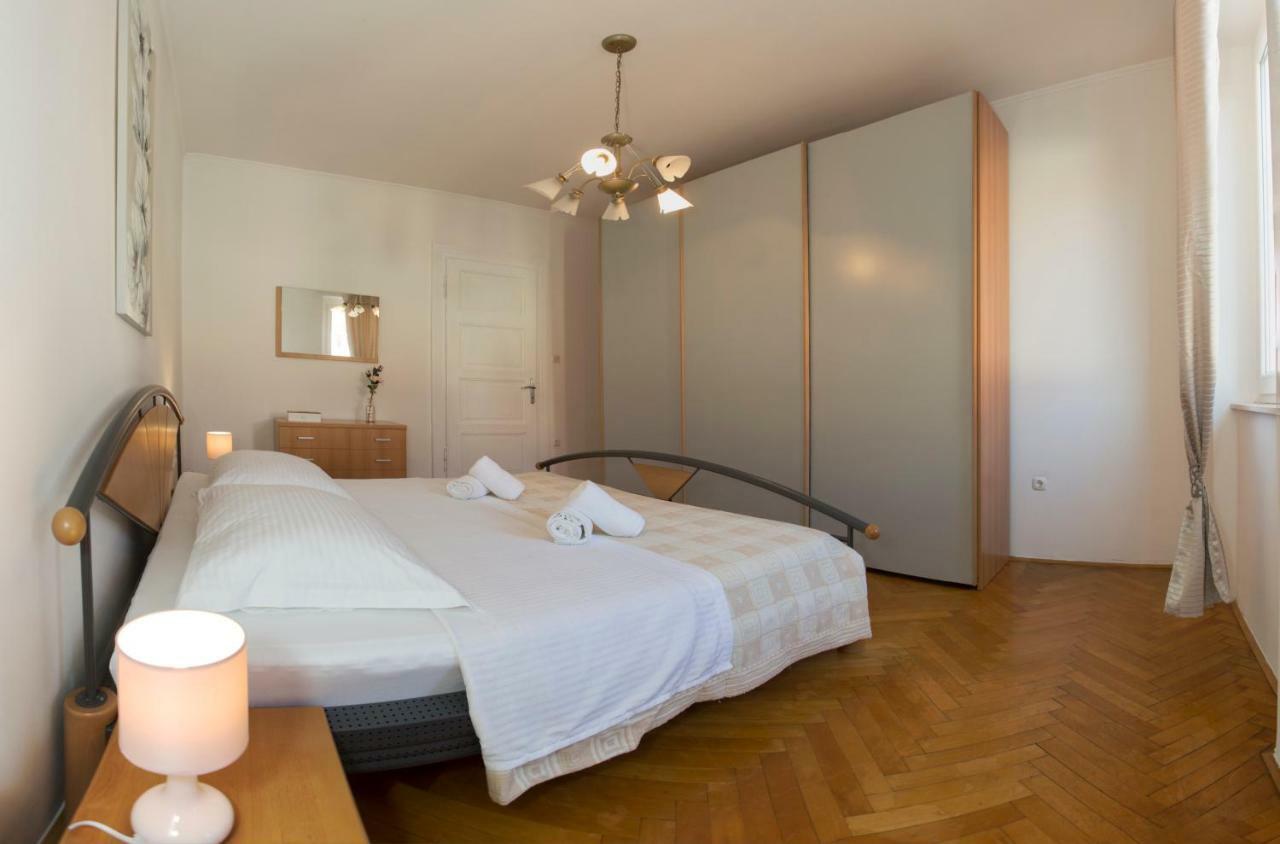 Apis Split Apartment Екстериор снимка