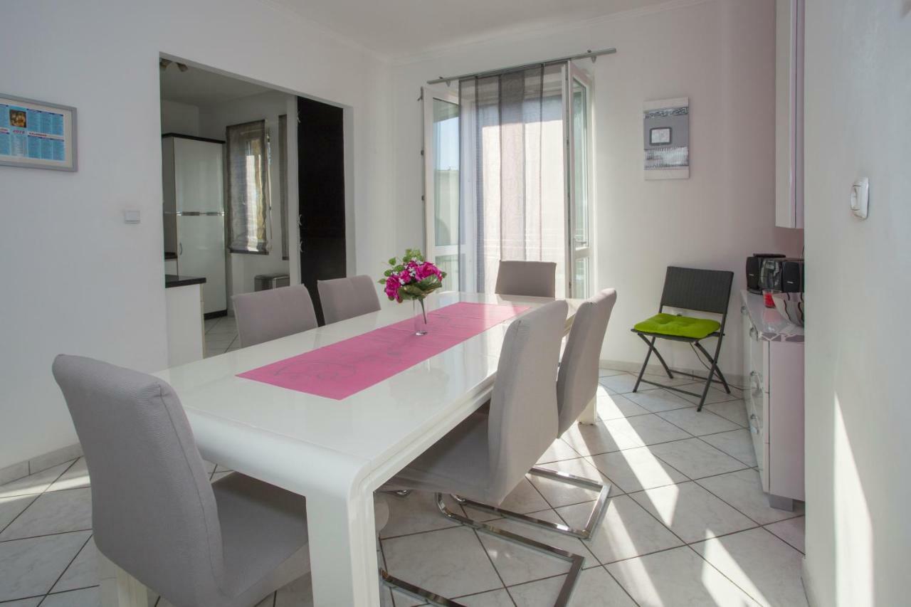 Apis Split Apartment Екстериор снимка