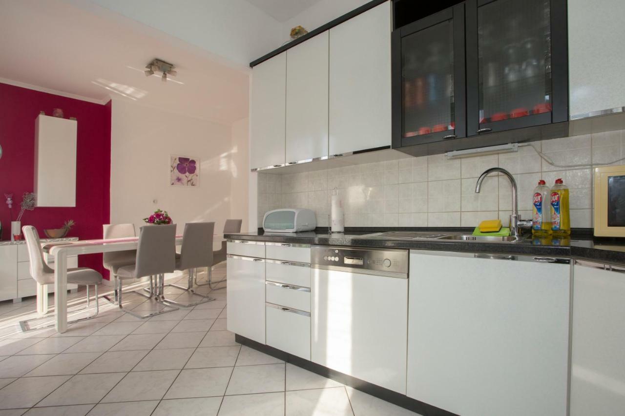 Apis Split Apartment Екстериор снимка