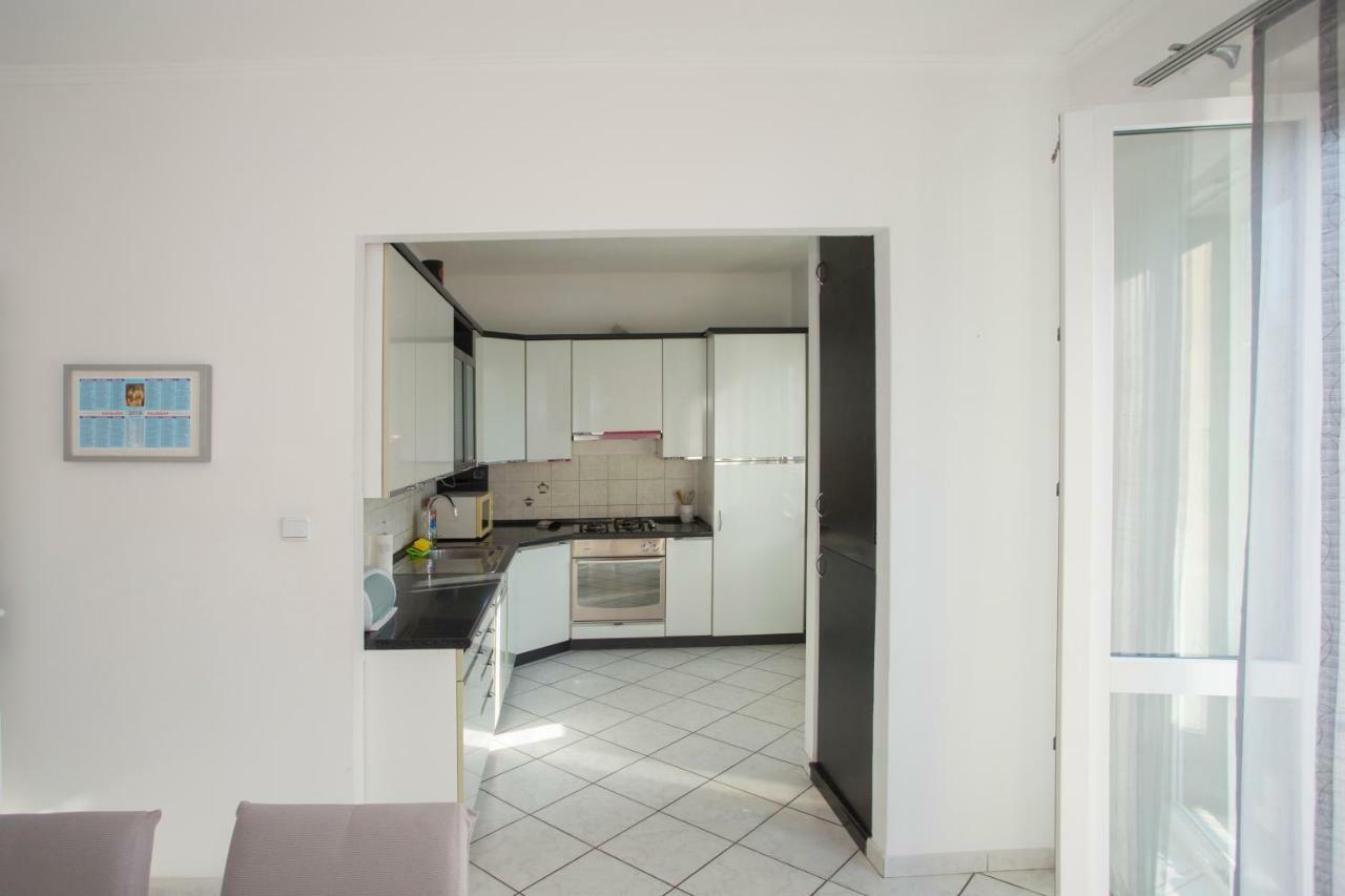 Apis Split Apartment Екстериор снимка