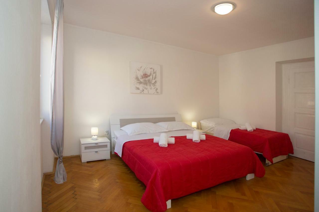 Apis Split Apartment Екстериор снимка