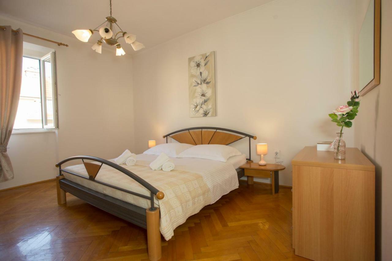 Apis Split Apartment Екстериор снимка